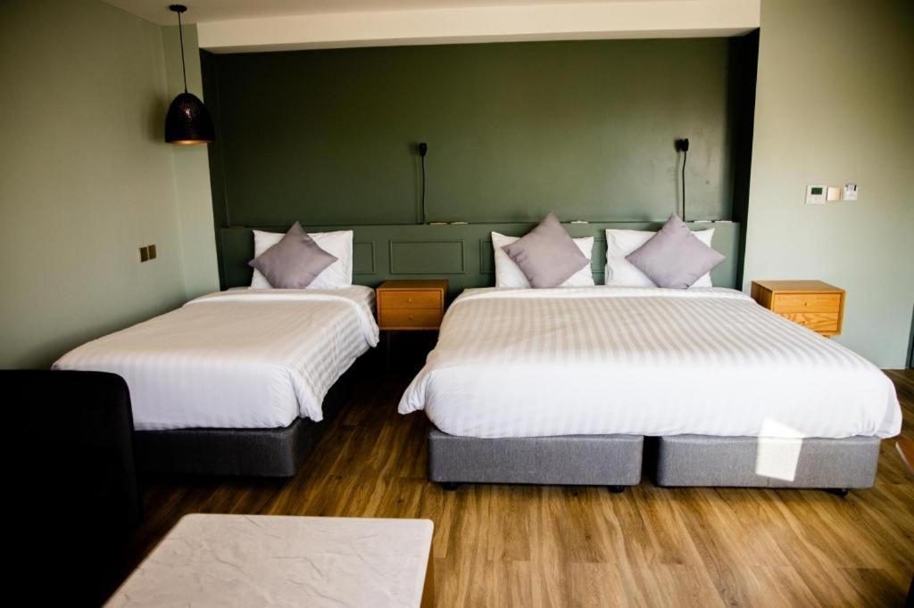 Eco Cozy Beachfront Resort Chaam Hua Hin Exterior photo