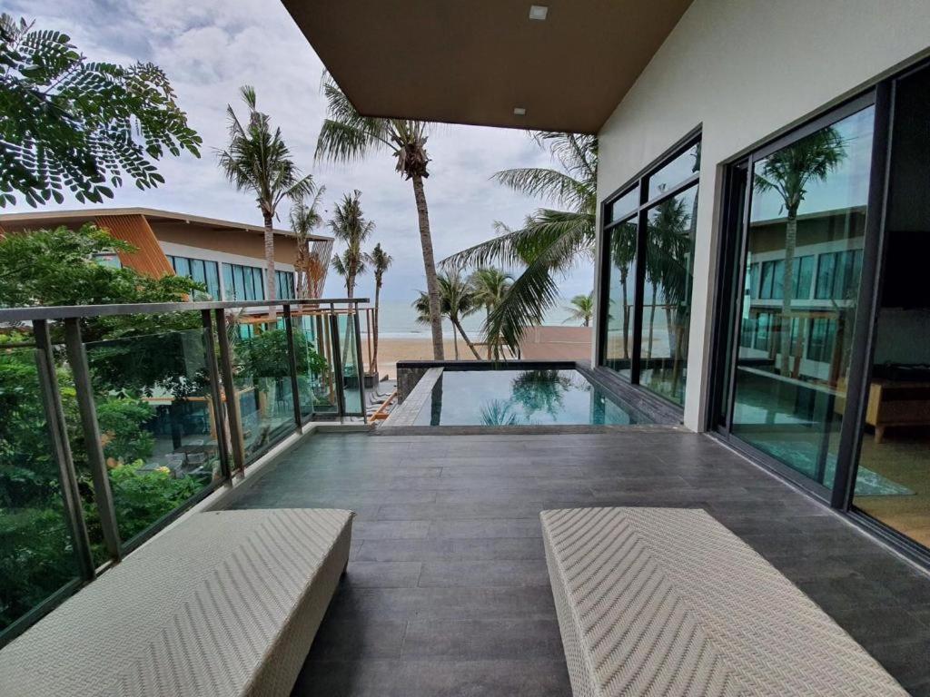 Eco Cozy Beachfront Resort Chaam Hua Hin Exterior photo