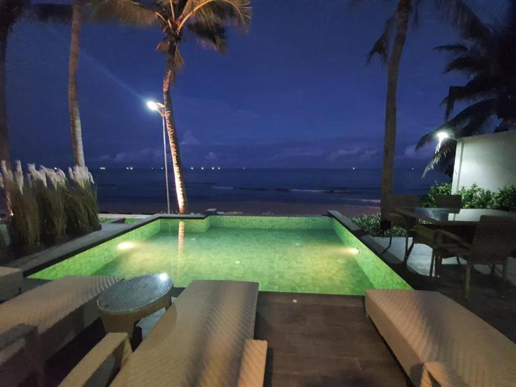 Eco Cozy Beachfront Resort Chaam Hua Hin Exterior photo