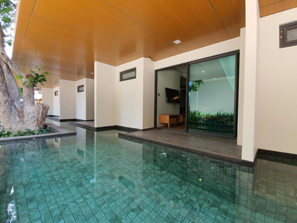 Eco Cozy Beachfront Resort Chaam Hua Hin Exterior photo