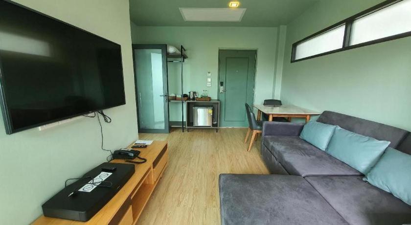 Eco Cozy Beachfront Resort Chaam Hua Hin Exterior photo